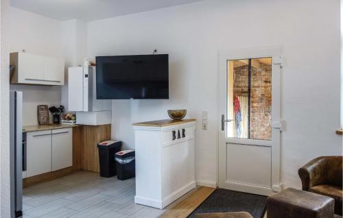 Nice apartment in Lehrte with WiFi and 4 Bedrooms