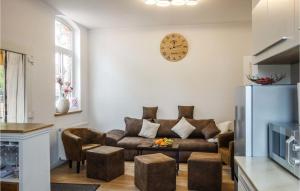 Nice apartment in Lehrte with WiFi and 4 Bedrooms