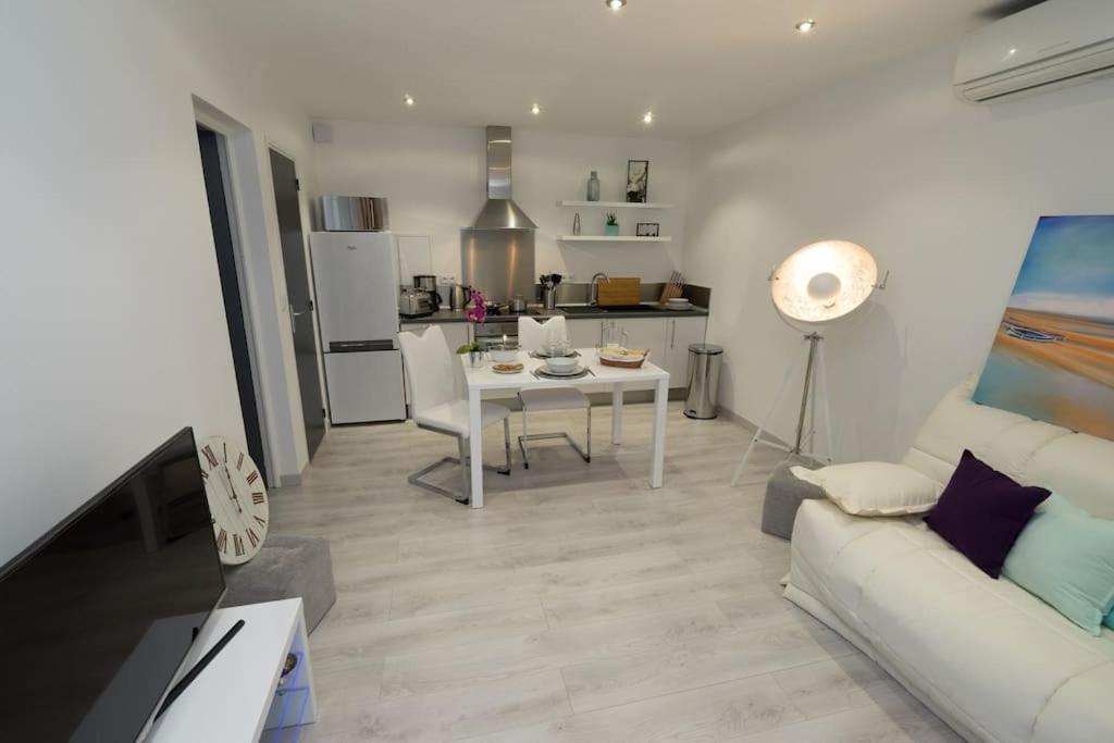 Nice apartment in Lembruch-Dmmer See with WiFi and Indoor swimming pool