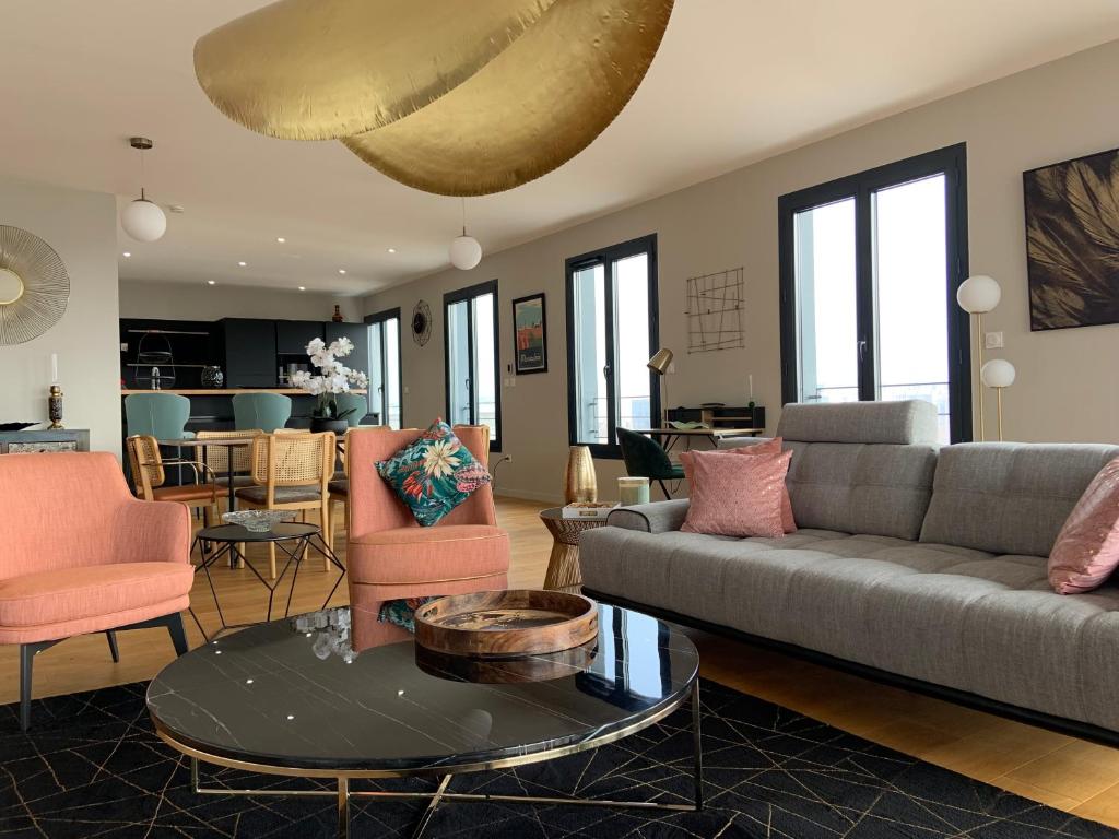 Nice apartment in Menton with balcony terrace
