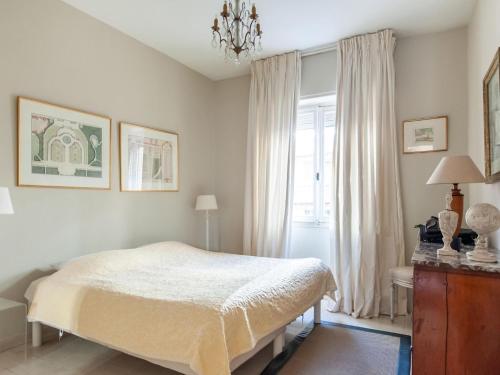 Nice apartment in Menton with balcony terrace