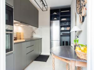 Nice apartment in Menton with balcony terrace