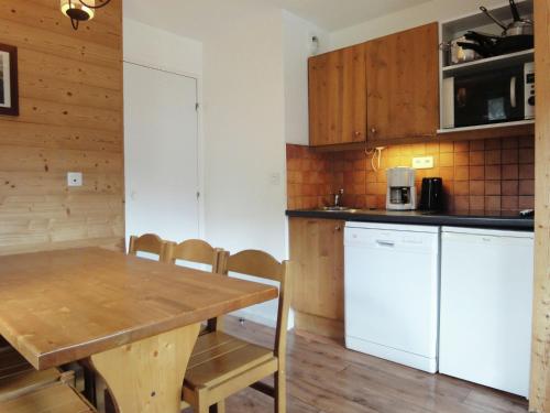 Nice Apartment in Meribel Mottaret with balcony