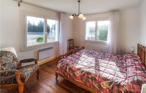 Nice apartment in Nissan-lez-Enserune with 3 Bedrooms and WiFi