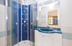 Nice apartment in Pianottoli Caldarello with 2 Bedrooms, WiFi and Outdoor swimming pool