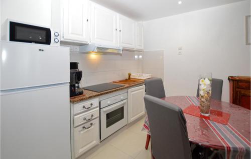 Nice apartment in Propriano with 1 Bedrooms