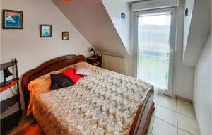 Nice apartment in Roz-Landrieux with 2 Bedrooms and WiFi