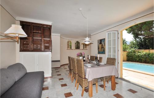Nice apartment in Saint Andr with 2 Bedrooms, WiFi and Outdoor swimming pool