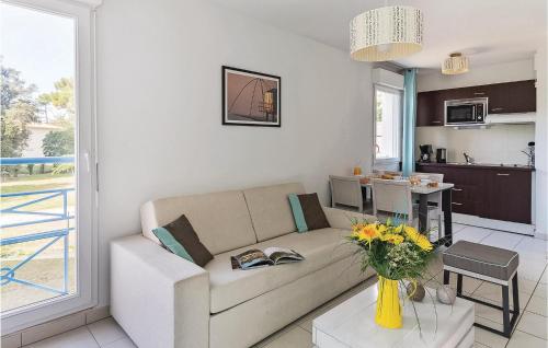 Nice apartment in Saint Palais sur Mer with 1 Bedrooms, WiFi and Outdoor swimming pool