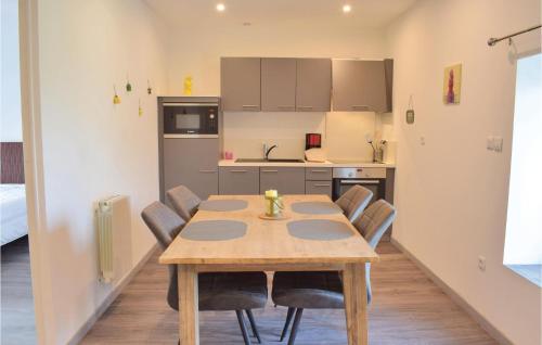 Nice apartment in Sainteny with 1 Bedrooms and WiFi