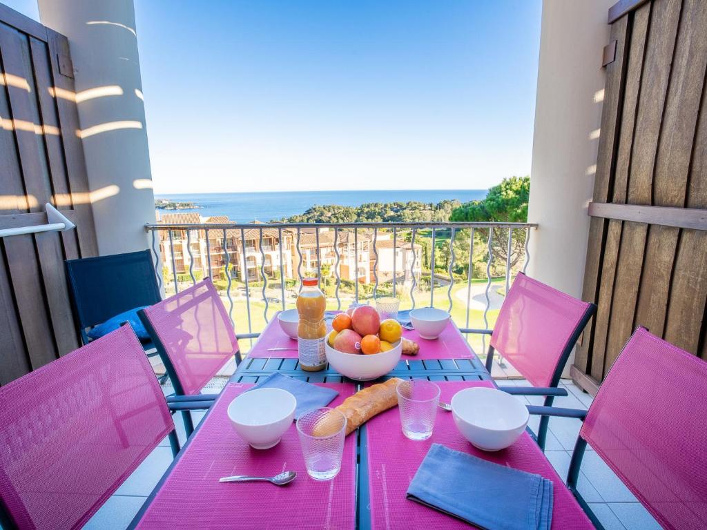 Nice apartment in St Florent s, Auzonnet with 2 Bedrooms, WiFi and Outdoor swimming pool 30960 Saint-Jean-de-Valériscle