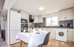 Nice apartment in Vinassan with 1 Bedrooms and WiFi