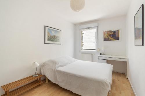 Nice Apartment with balcony Casa Lyon