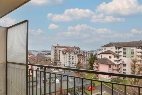 Nice apartment with balcony very close to the city center