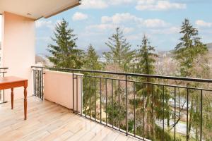 Nice apartment with balcony very close to the city center