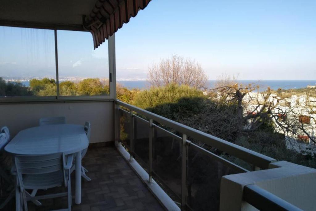 Appartement Nice apartment with SEA view and swimming POOL 440 Chemin du Puy 06600 Antibes