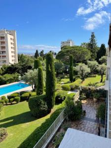 Appartement Nice apartment with SEA view and swimming POOL 440 Chemin du Puy 06600 Antibes Provence-Alpes-Côte d\'Azur