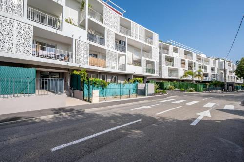 Nice Apartment with Terrace and Garage near the Beaches