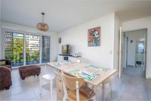 Nice Apartment with Terrace and Garage near the Beaches