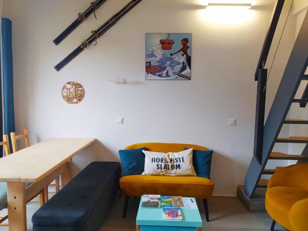 Nice appartment for 6 to 8 people ski in and out in Courchevel 698 Route des Brigues, 73120 Courchevel