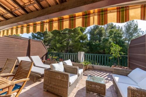 Nice Apt For 4 With Terrace And Pool
