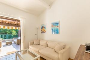 Nice Apt For 4 With Terrace And Pool