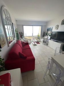 Nice apt with BALCONY and VIEW on the BEACH