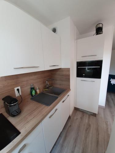 Nice Apt With Garden Near The Beach
