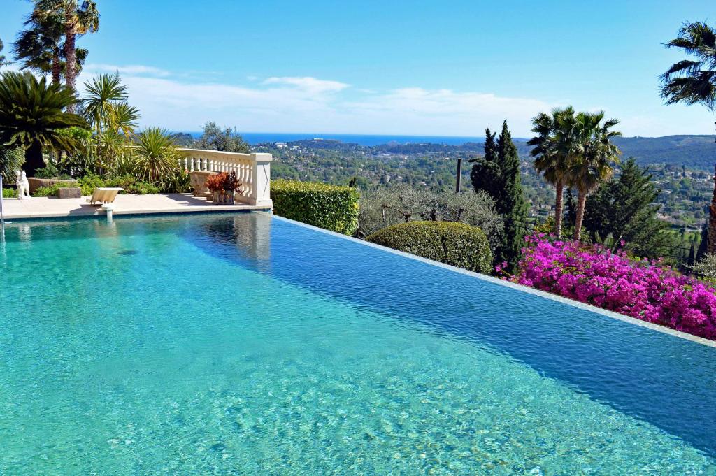 Nice Apt With Pool And Terrace With Sea View