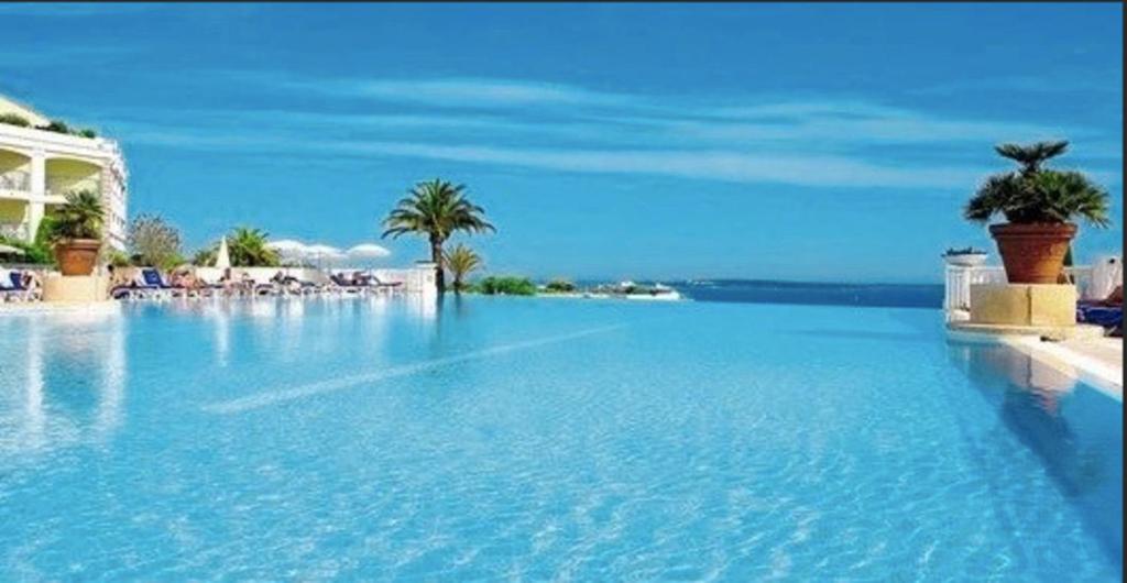 Nice Apt With Pool And Terrace With Sea View 33 avenue Amiral Wester Wemyss, 06150 Cannes
