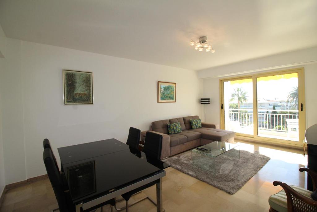 Appartement Nice Booking Cannes LES PERVENCHES Les Pervenches 68 Boulevard Alexandre III 06400 Cannes