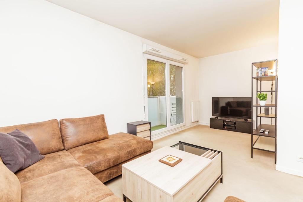 Nice bright apartment near the Stade de France 71 Rue du Landy, 93300 Aubervilliers