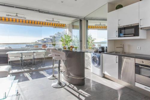 Nice & bright studio with veranda & parking in Villeneuve-Loubet - Welkeys