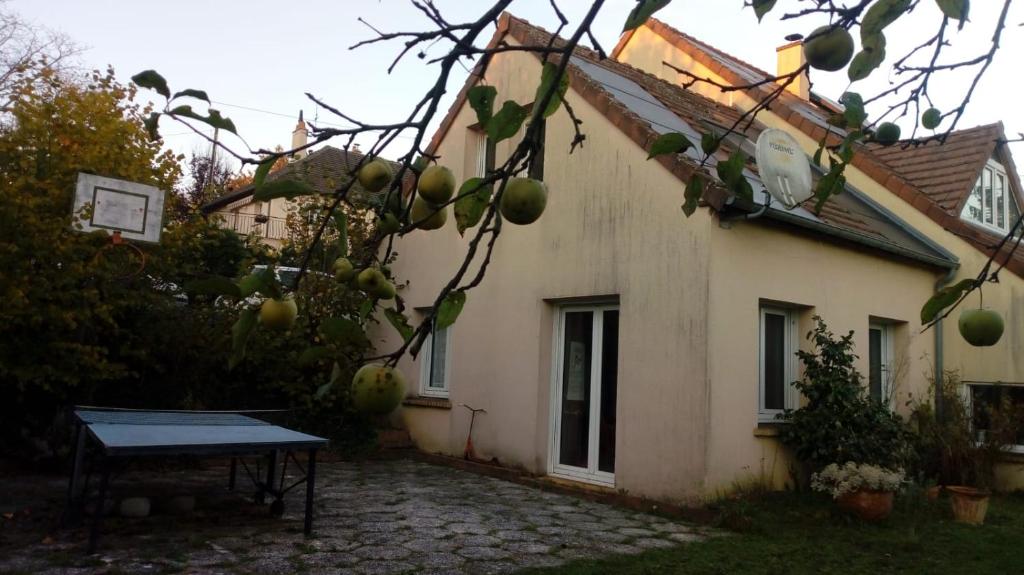 Nice center apartment, 2 bedrooms, A/C, 7 min to the sea by foot