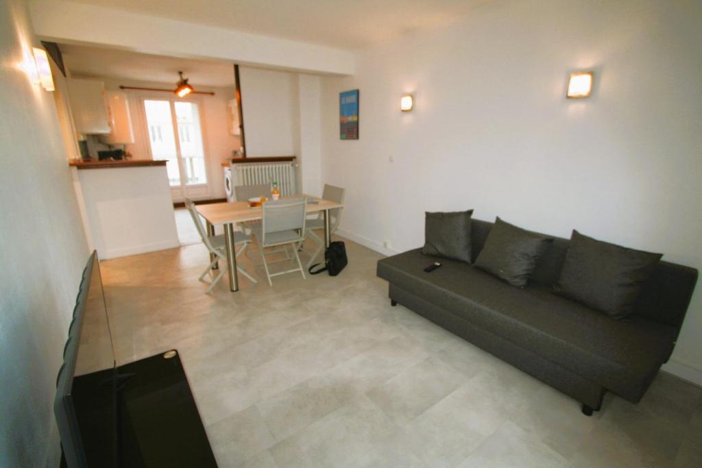 Nice cocoon in the heart of downtown Le Havre 91 Rue Richelieu, 76600 Le Havre