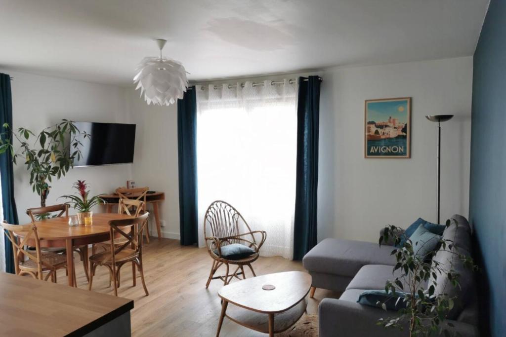 Appartement Nice cocoon with terrace in the heart of Avignon 3 Rue Paul Mérindol 84000 Avignon