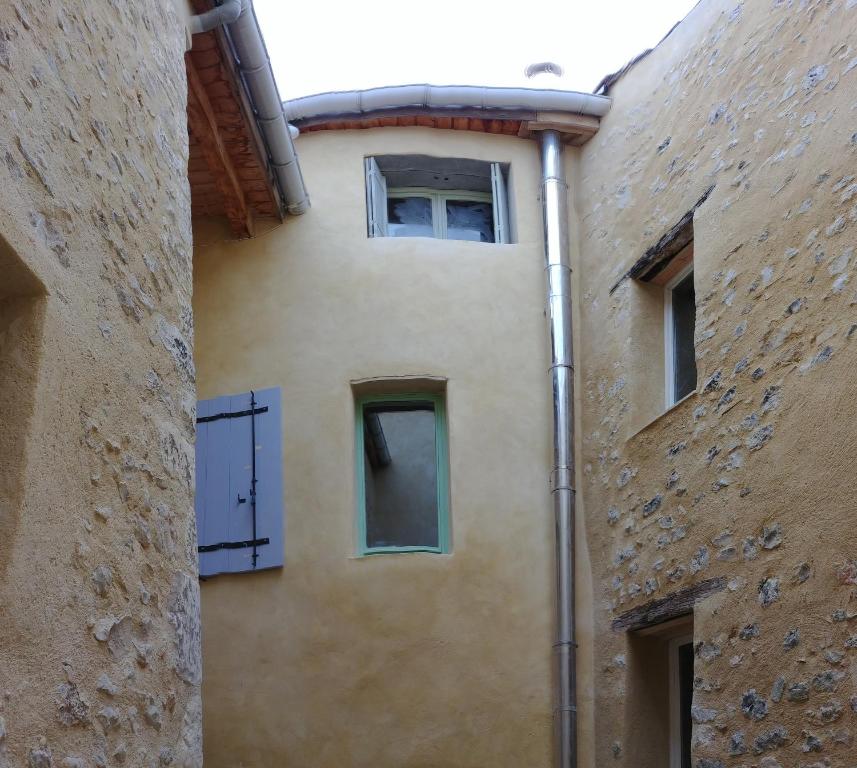 Nice cosy studio with balcony at the heart of L'Alpe d'Huez - Welkeys