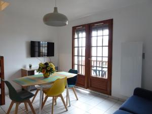 Nice duplex apartment, 400 m from the beach