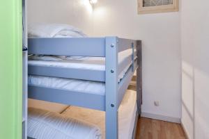 Nice duplex flat with seaview loggia and pool in Six-Fours - Welkeys