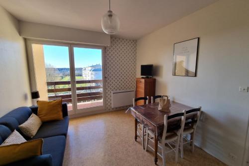Nice Family Apartment In Cabourg Near The Sea