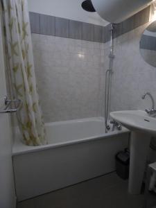 Nice Family Apartment In Cabourg Near The Sea