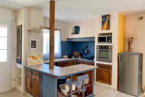 Nice Family Villa With Pool And Garden