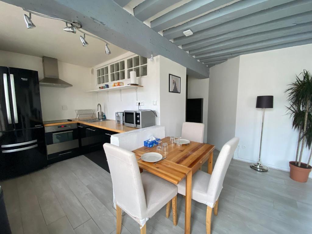 NICE FLAT CLOSE TO VIEUX LILLE