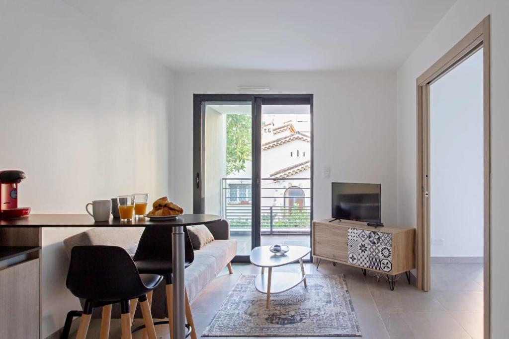 Nice flat with balcony and parking nearby Croisette in Cannes - Welkeys 26 avenue du Maréchal Juin, 06400 Cannes