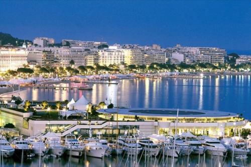 NICE FLAT WITH GARDENS 10 MNS CROISETT