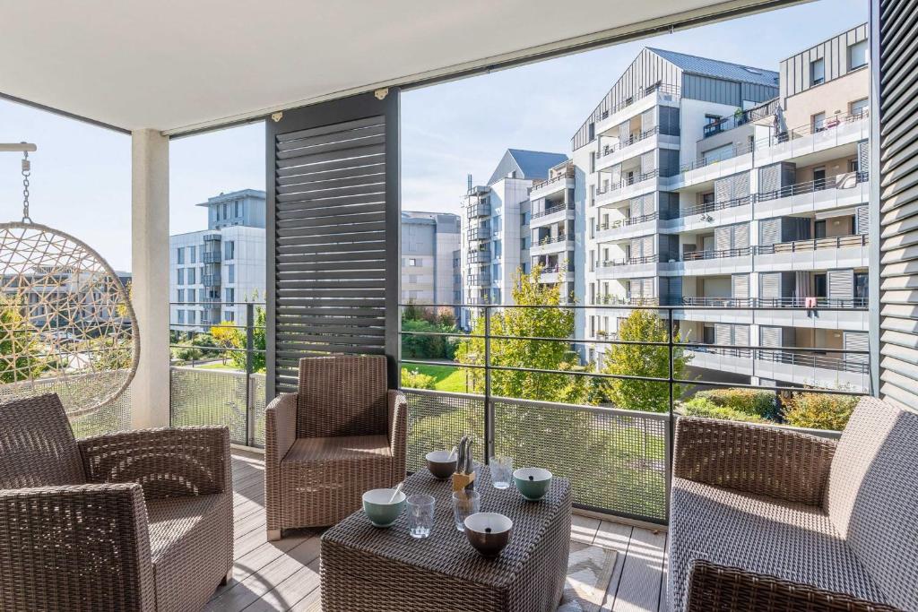 Nice flat with terrace and balneo tub nearby Annecy center - Welkeys 123 avenue de Genève, 74000 Annecy