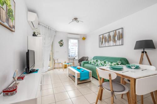 Nice flat with terrace in Cannes La Bocca - Welkeys
