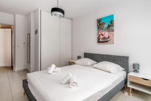 Nice flat with terrace in Cannes La Bocca - Welkeys