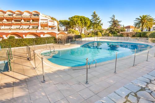 Nice flat with terrace pool and tennis in Antibes - Welkeys