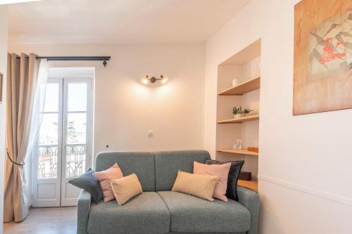 Nice furnished apartment with balcony in the very center of Aix les Bains